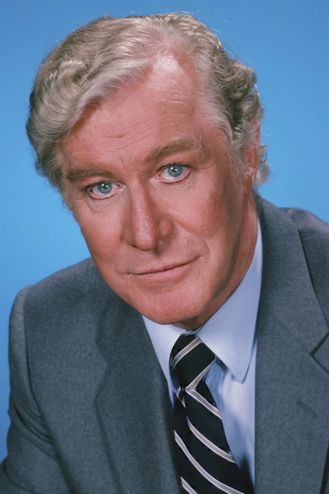 Edward Mulhare fotoğrafı
