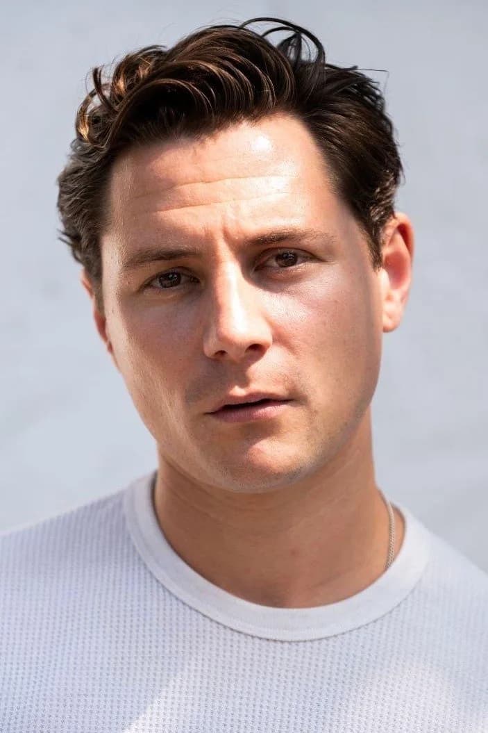 Augustus Prew profili