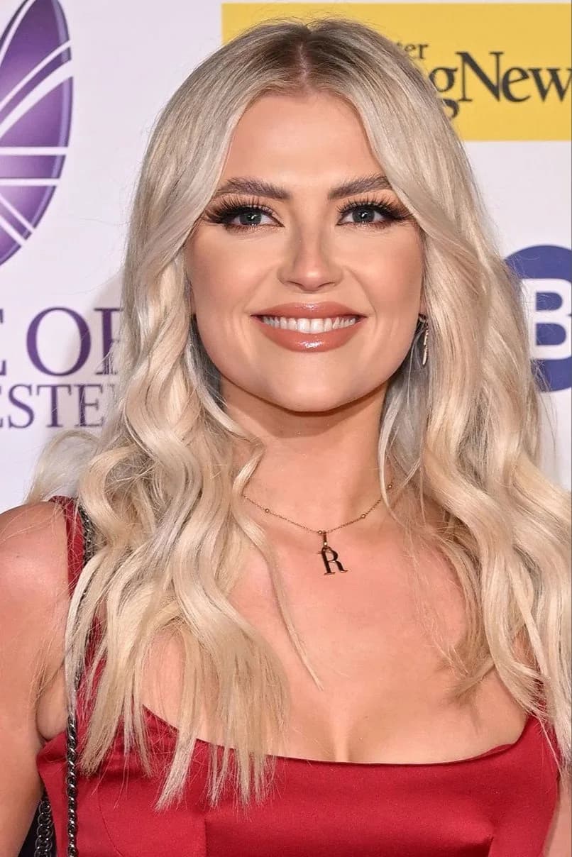 Lucy Fallon photo