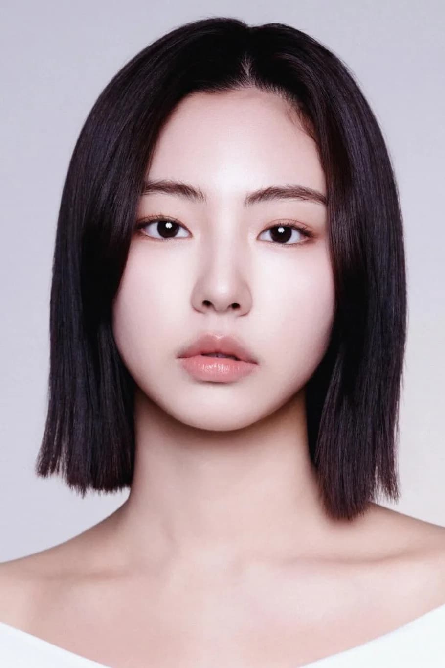 Ha Yul-Ri photo