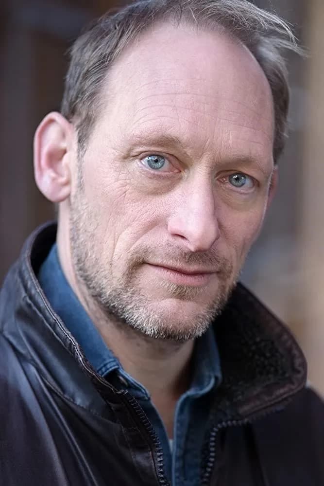 Eric Colvin 사진