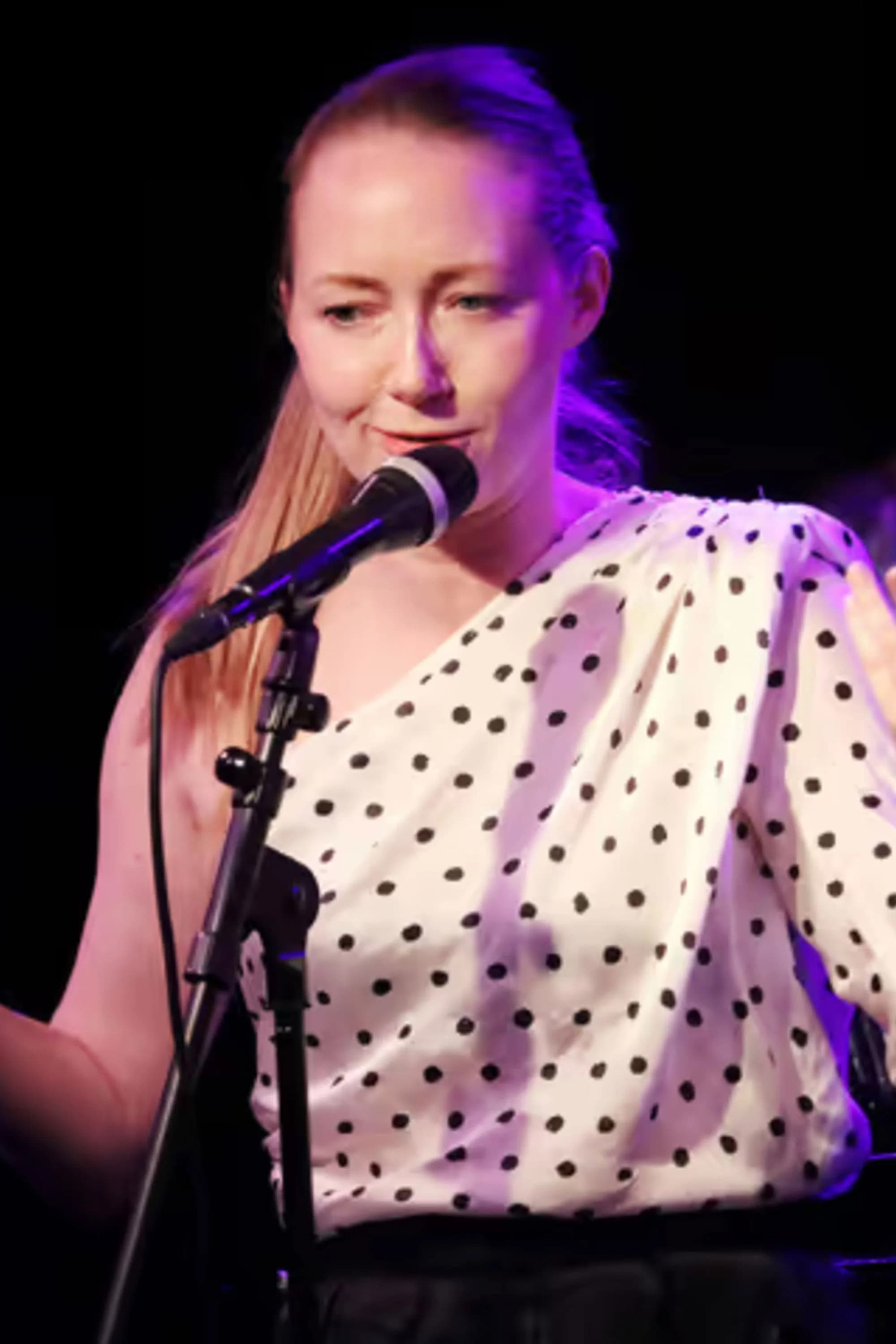 Natasha Hodgson 사진