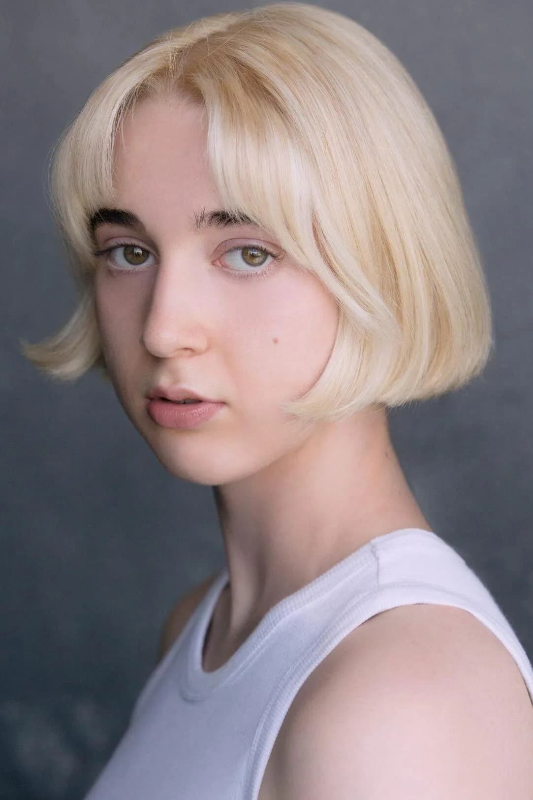 Maisie Ayres photo