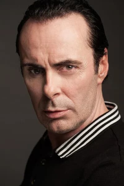 Darren Moore photo