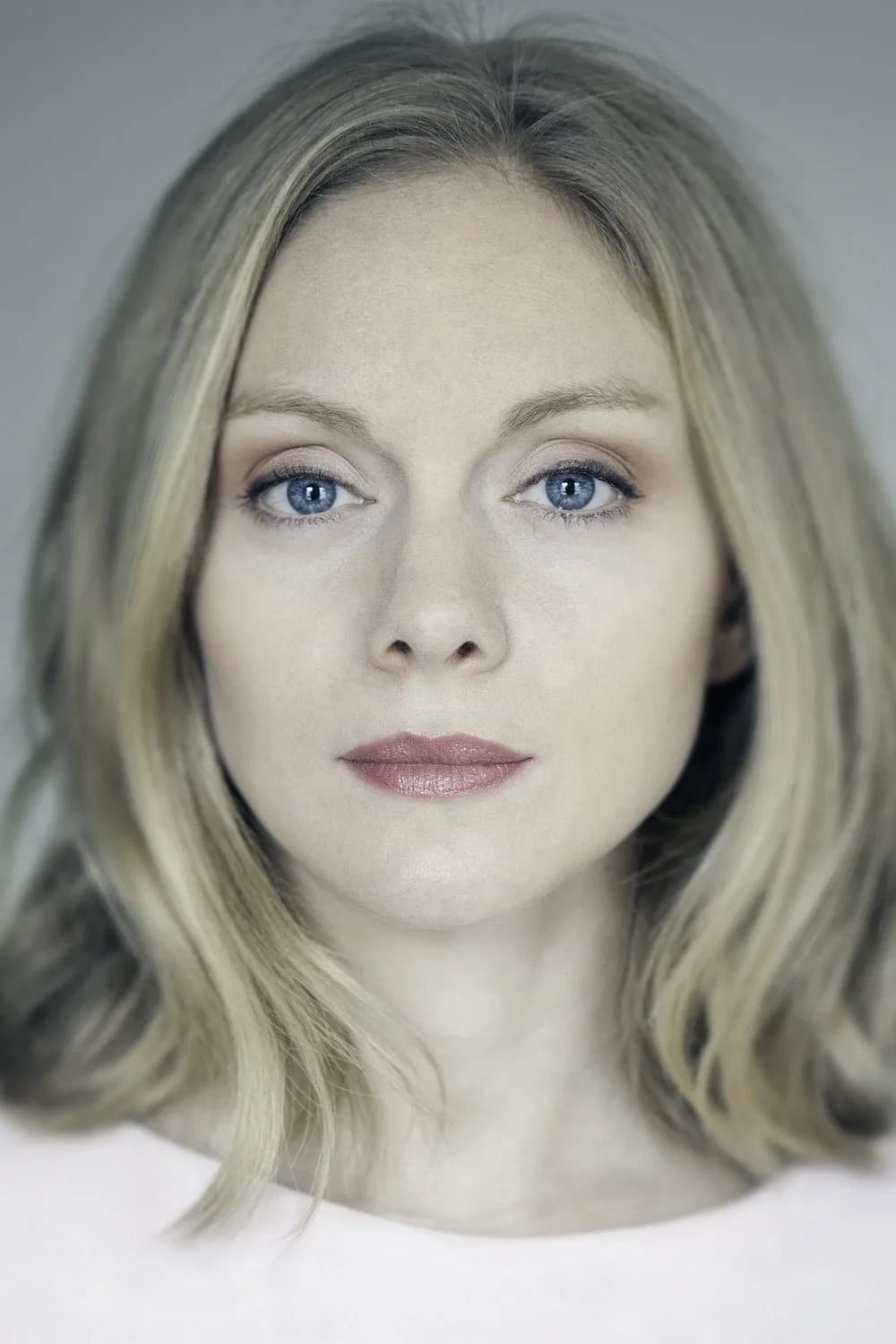 Christina Cole 사진