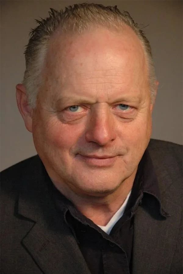 Robert Pugh photo