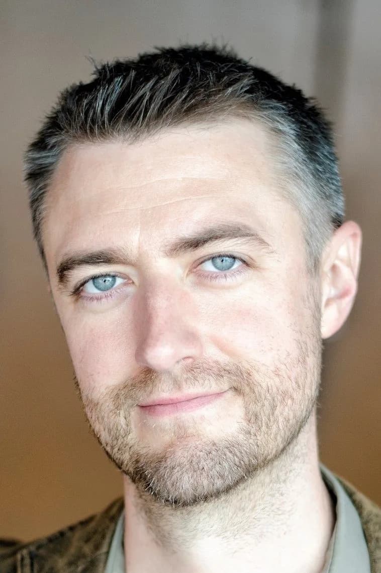 Sean Gunn的照片