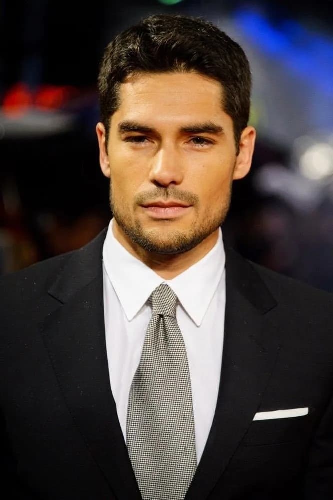 Foto di D.J. Cotrona