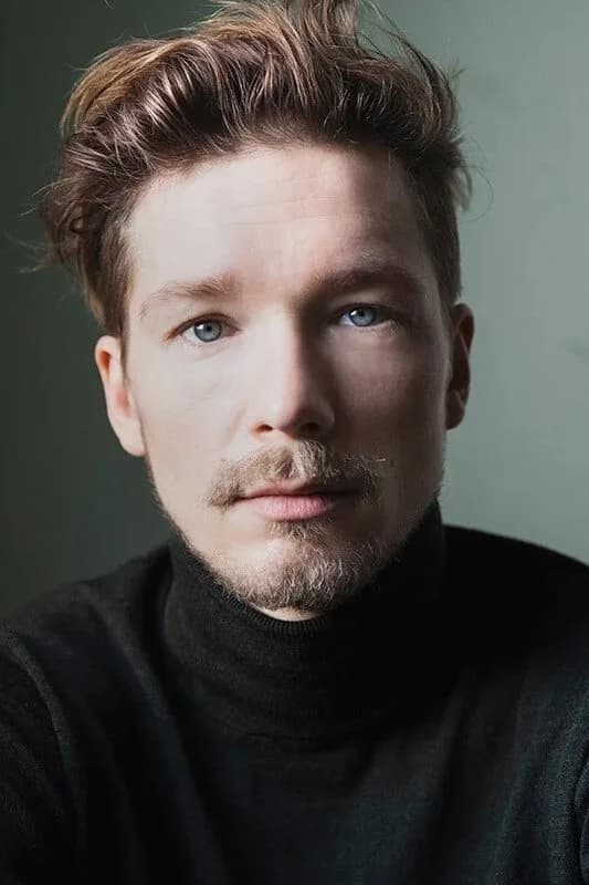 Jacob Matschenz 사진