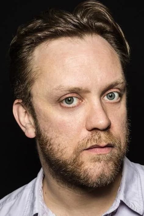 Sam Troughton fotoğrafı