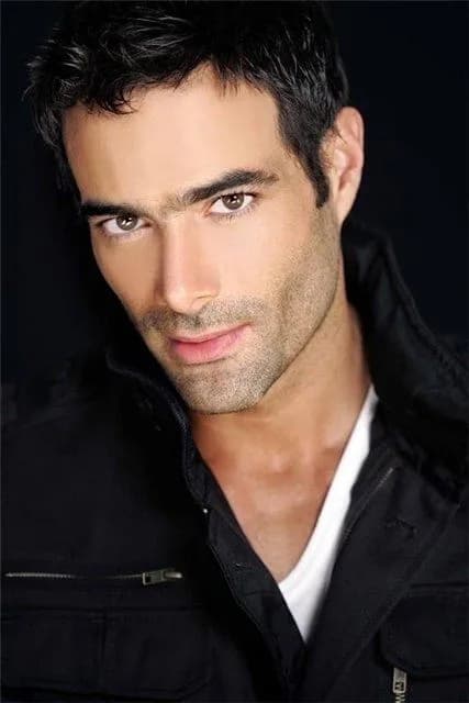 Luis Roberto Guzmán photo