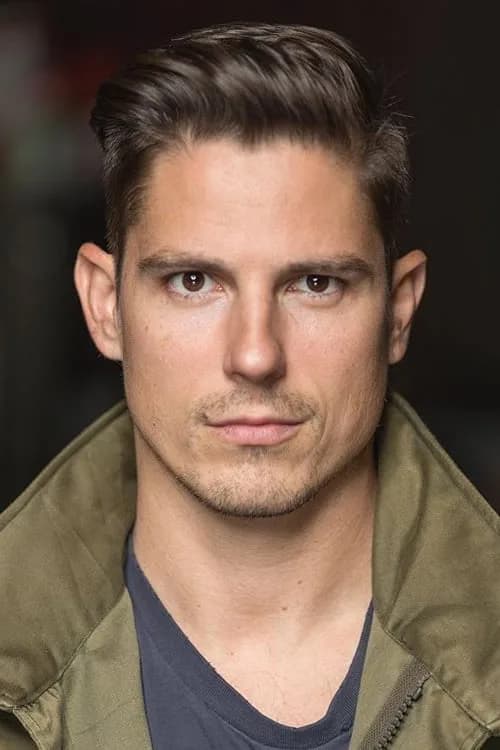 Sean Faris photo