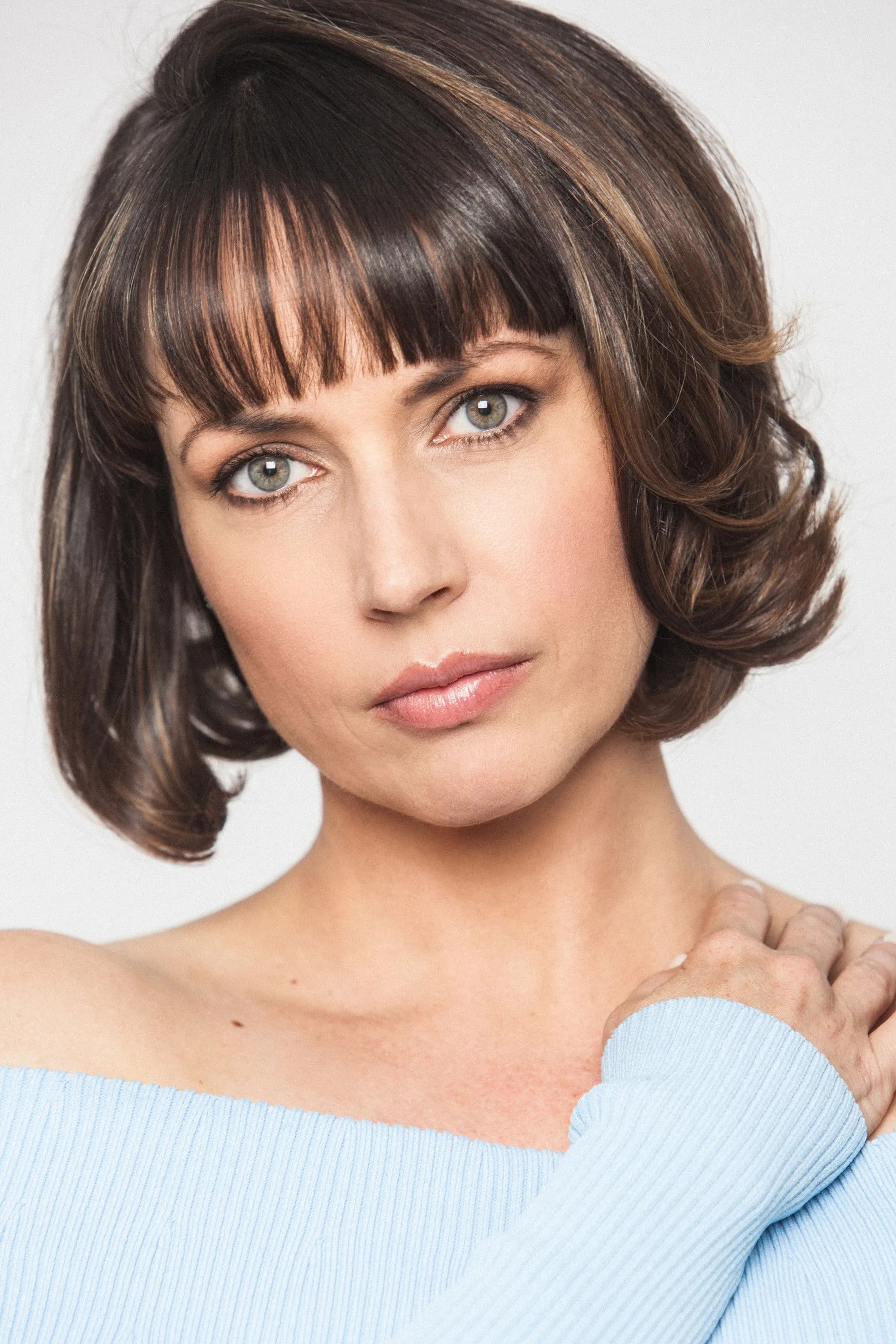 Julie Ann Emery photo