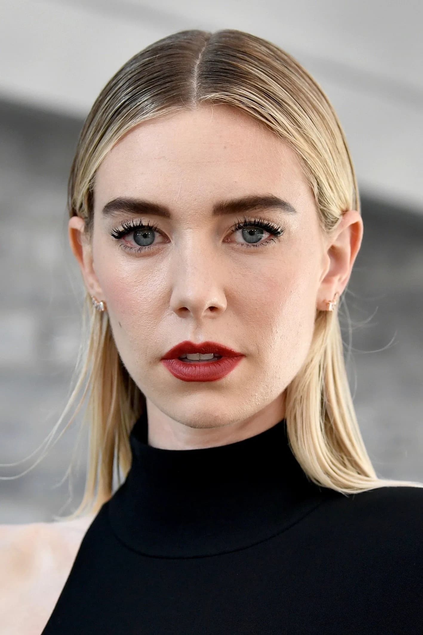 Vanessa Kirby की तस्वीर