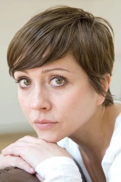 Laura Pyper photo