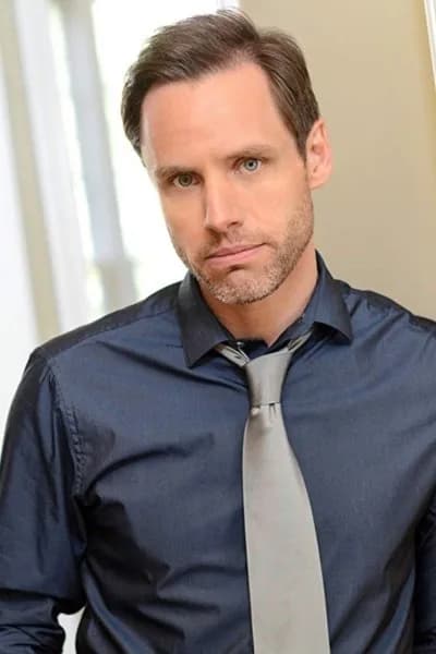 Daniel Thomas May 사진