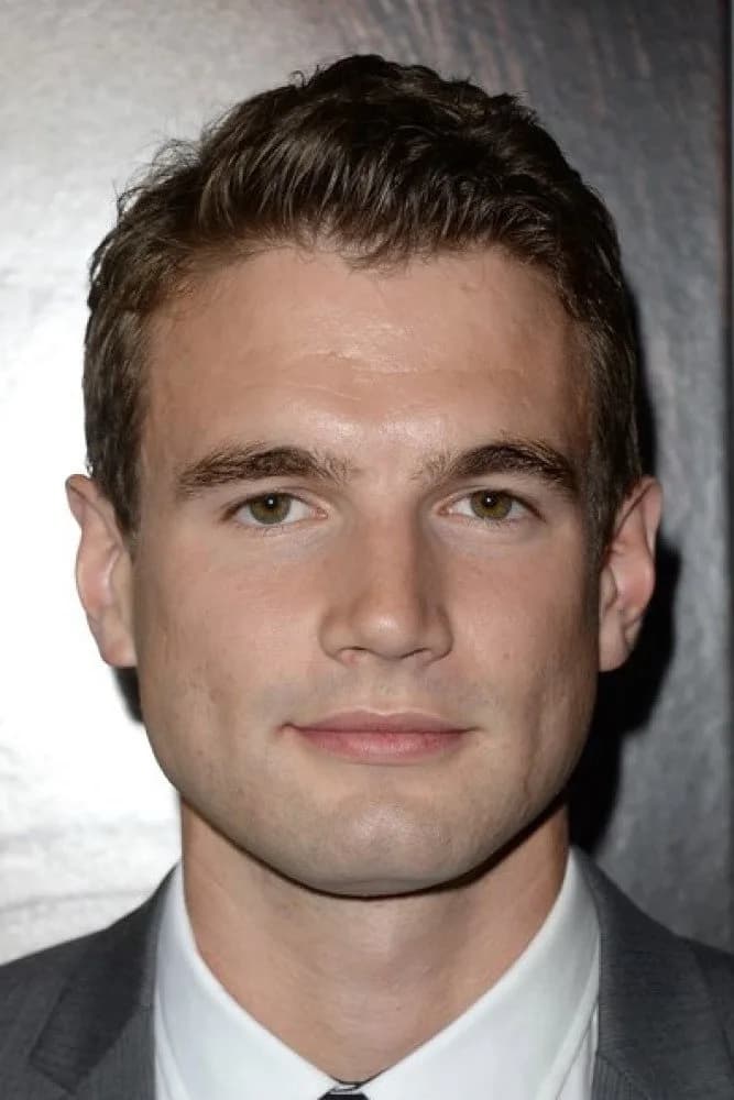 Alex Russell की तस्वीर