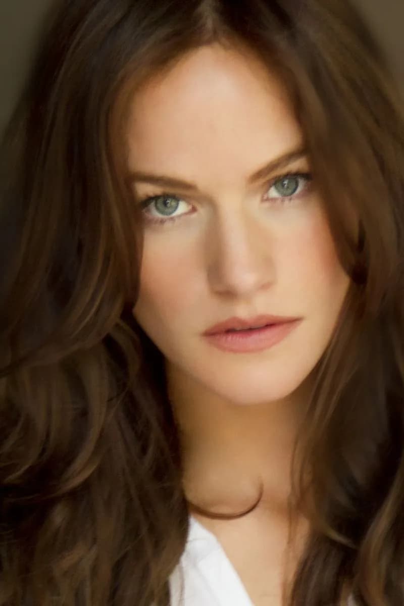 Kelly Overton 사진