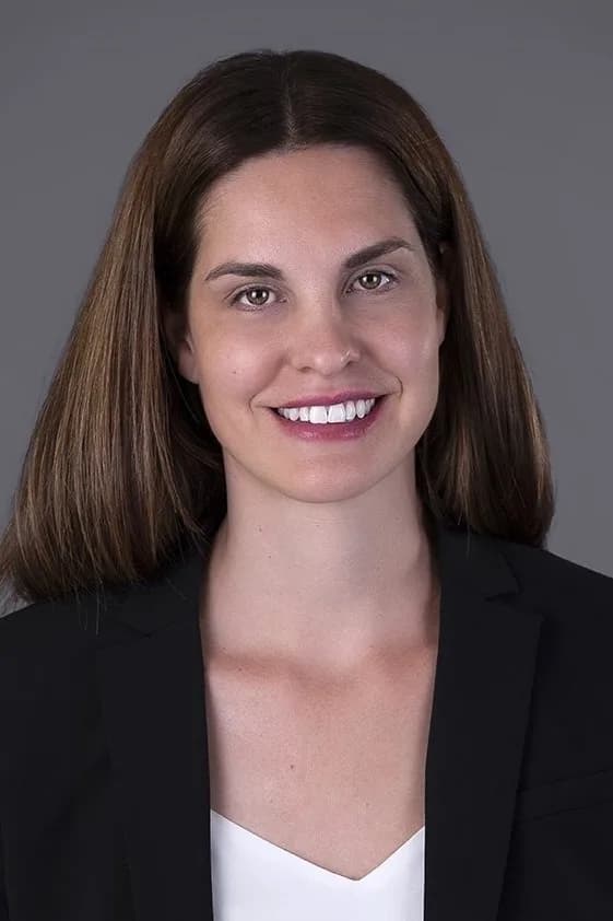 Lindsay MacAdam 사진