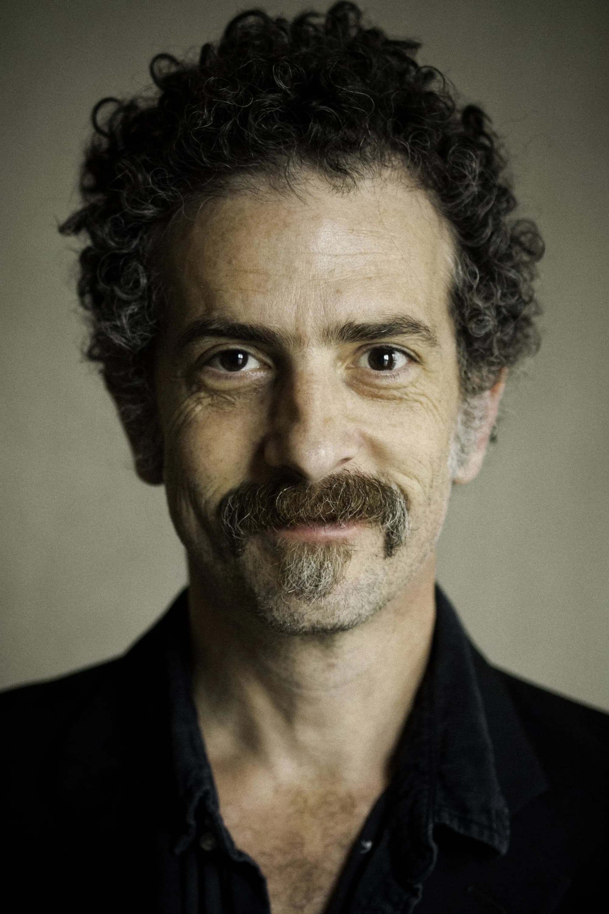 John Ales fotoğrafı