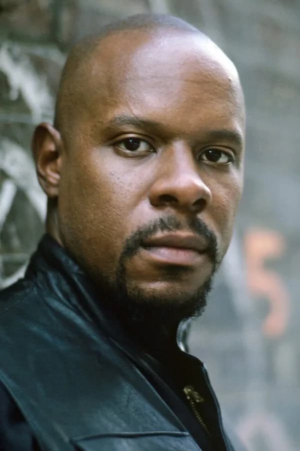 Avery Brooks की तस्वीर