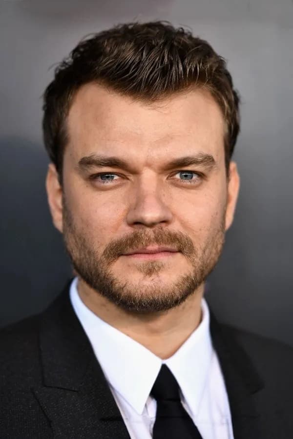 Pilou Asbæk photo
