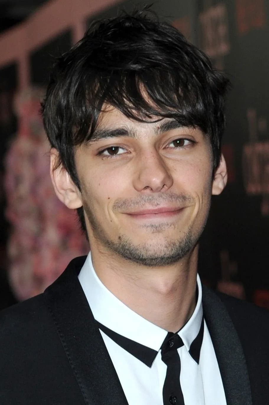 Devon Bostick fotoğrafı