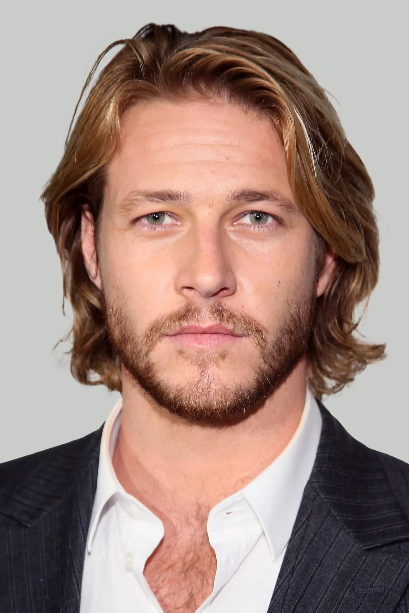 Luke Bracey की तस्वीर