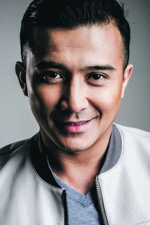 Photo of Aaron Aziz