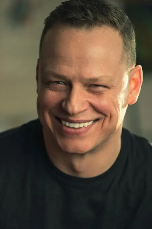 Profile photo of Aaron Hughes