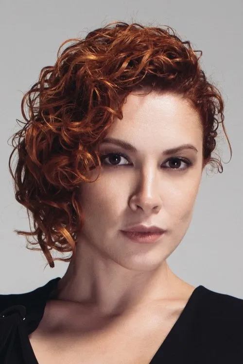 Profile photo of Açelya Topaloğlu