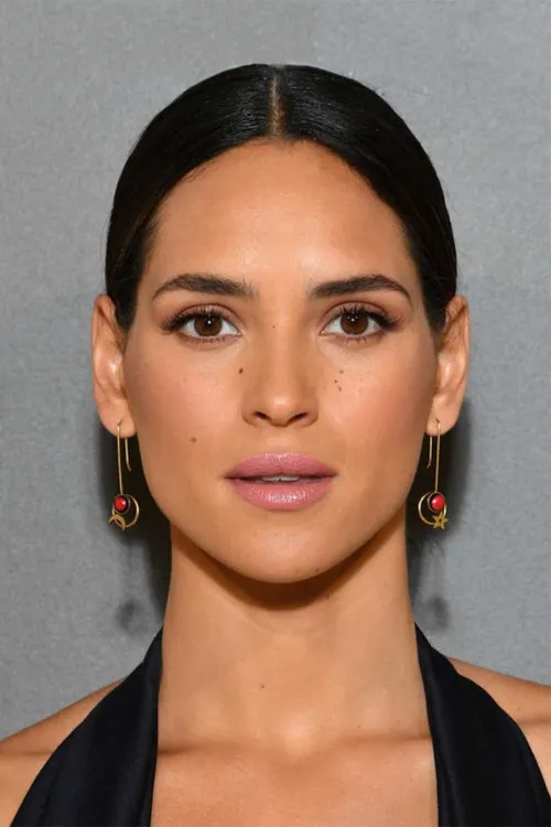 Photo of Adria Arjona