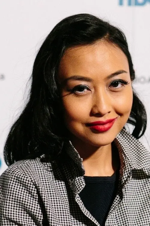 Photo of Aimee Saras