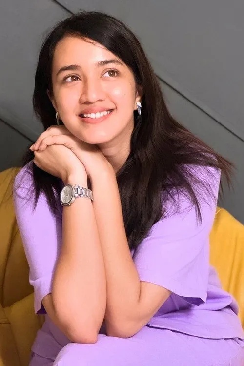 Photo of Aisha Khan