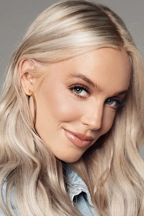 Photo of Alexandra Cooper