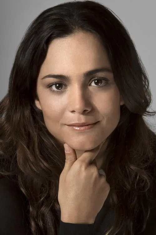 Photo of Alice Braga