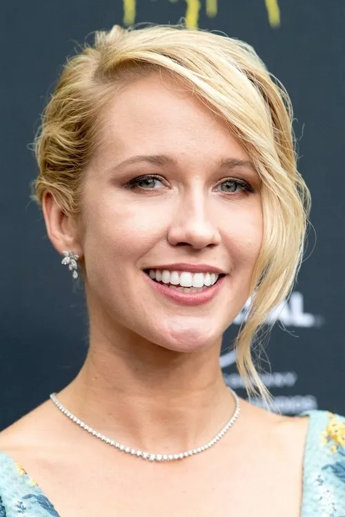 Photo of Anna Camp