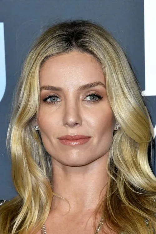 Photo of Annabelle Wallis