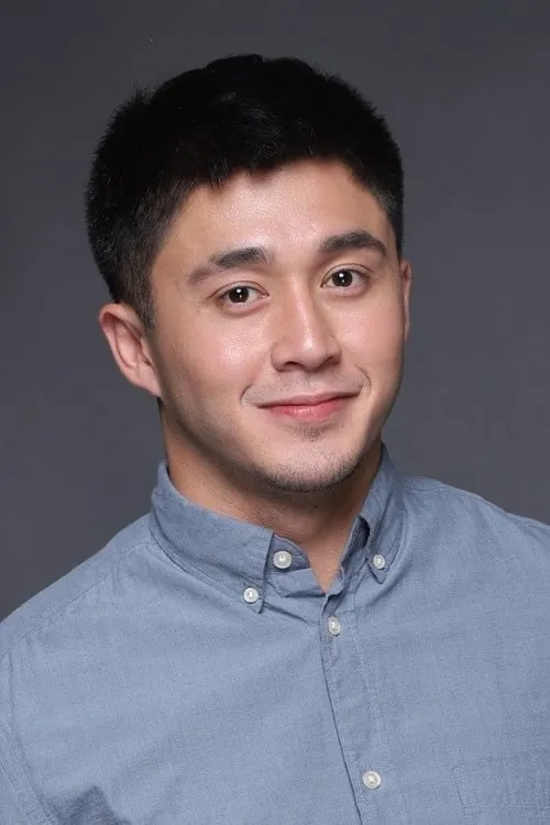 Profile photo of Arron Villaflor