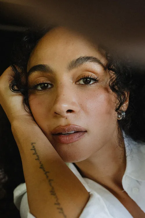 Profile photo of Aurora Perrineau