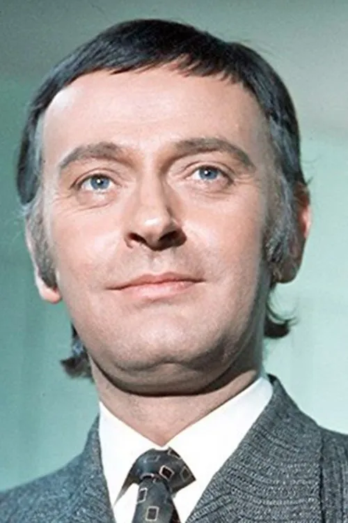 Profile photo of Barrie Ingham