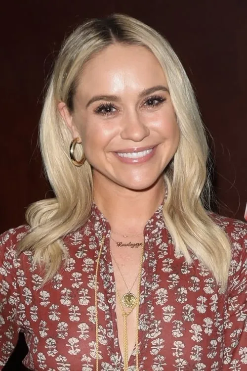 Profile photo of Becca Tobin