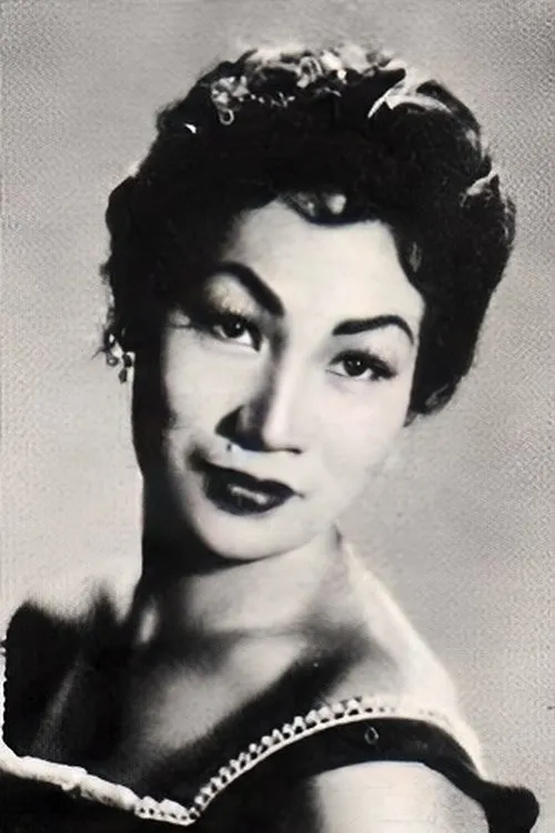 Profile photo of Bella Flores