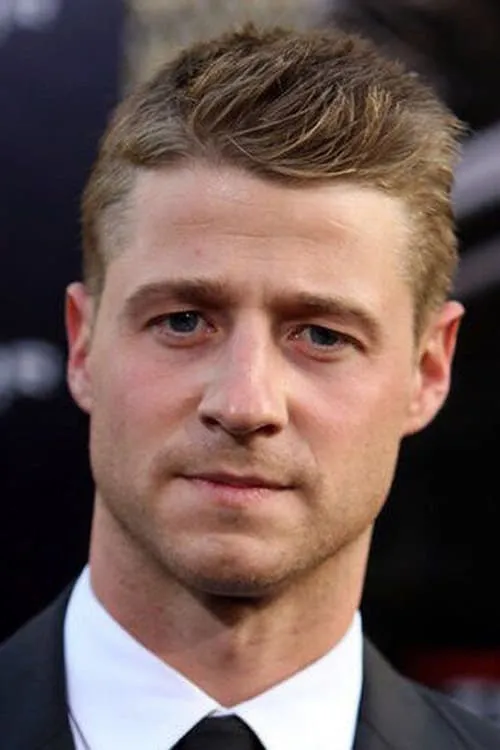 Photo of Ben McKenzie