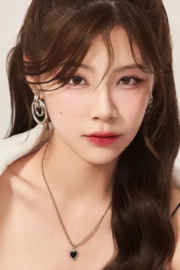 Profile photo of Benjanee Watcharavasoontara