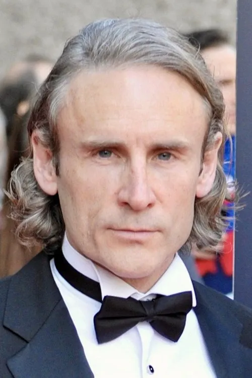 Profile photo of Cal MacAninch