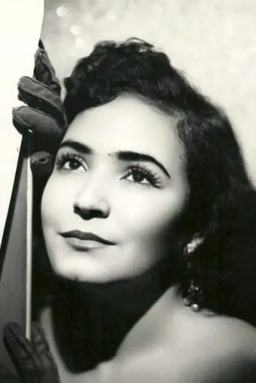 Profile photo of Carmen Salinas