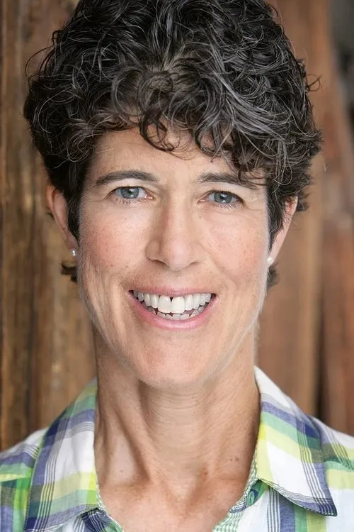 Profile photo of Carrie Gibson