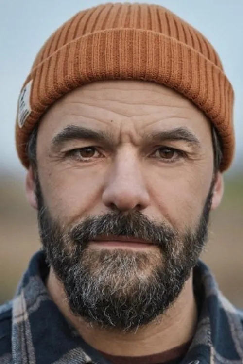 Profile photo of Casper Crump