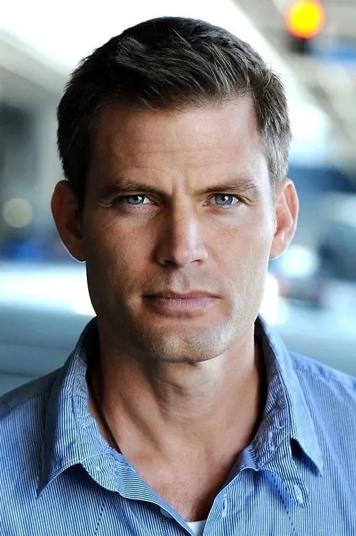 Photo of Casper Van Dien